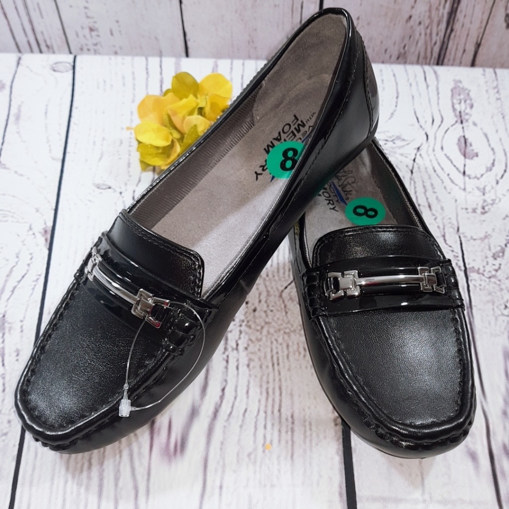 Life Stride Memory Foam Flex Leather Loafers Sz 8